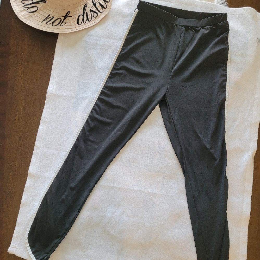 NEW High Rise Striped Leggins💞 - Picture 13 of 13